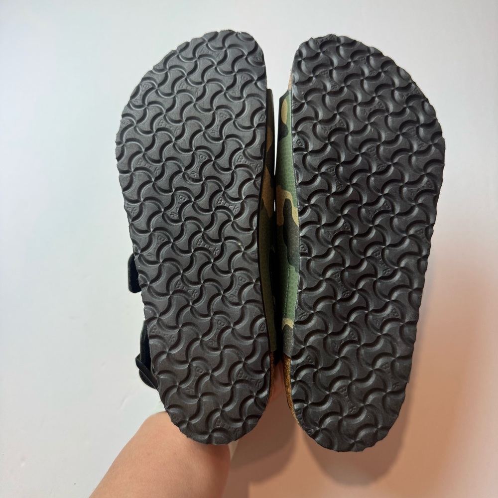 Birkenstock ‘Milano’ Kids Leather Camo Sandals - Picture 5 of 5